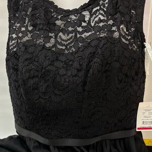 David’s Bridal Black Lace & Chiffon Long Dress Size 10 (Fits Like 6) Formal